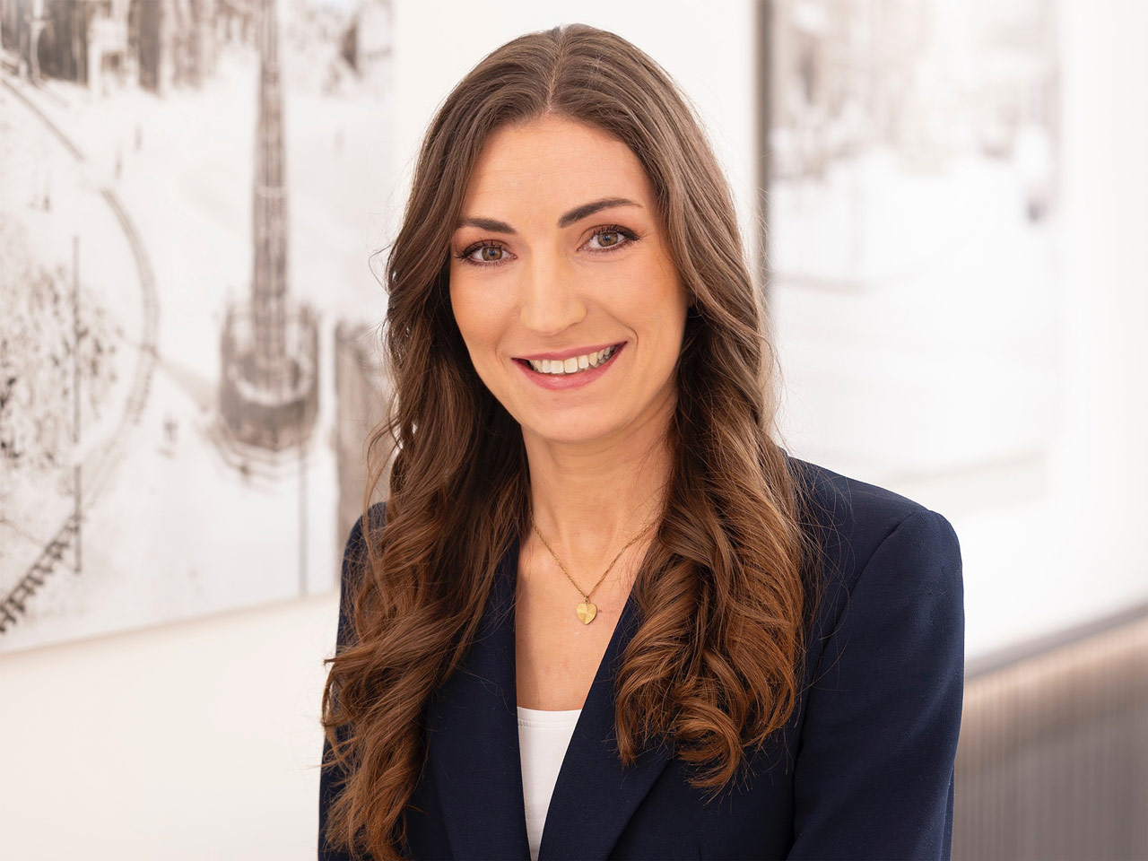 Portrait von Janine Wittmann, Immobilienmaklerin, Verkauf und Bewertung in Nürnberg