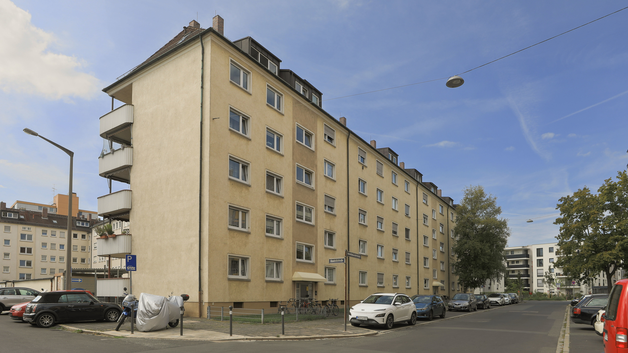 Gebäudeansicht Straße