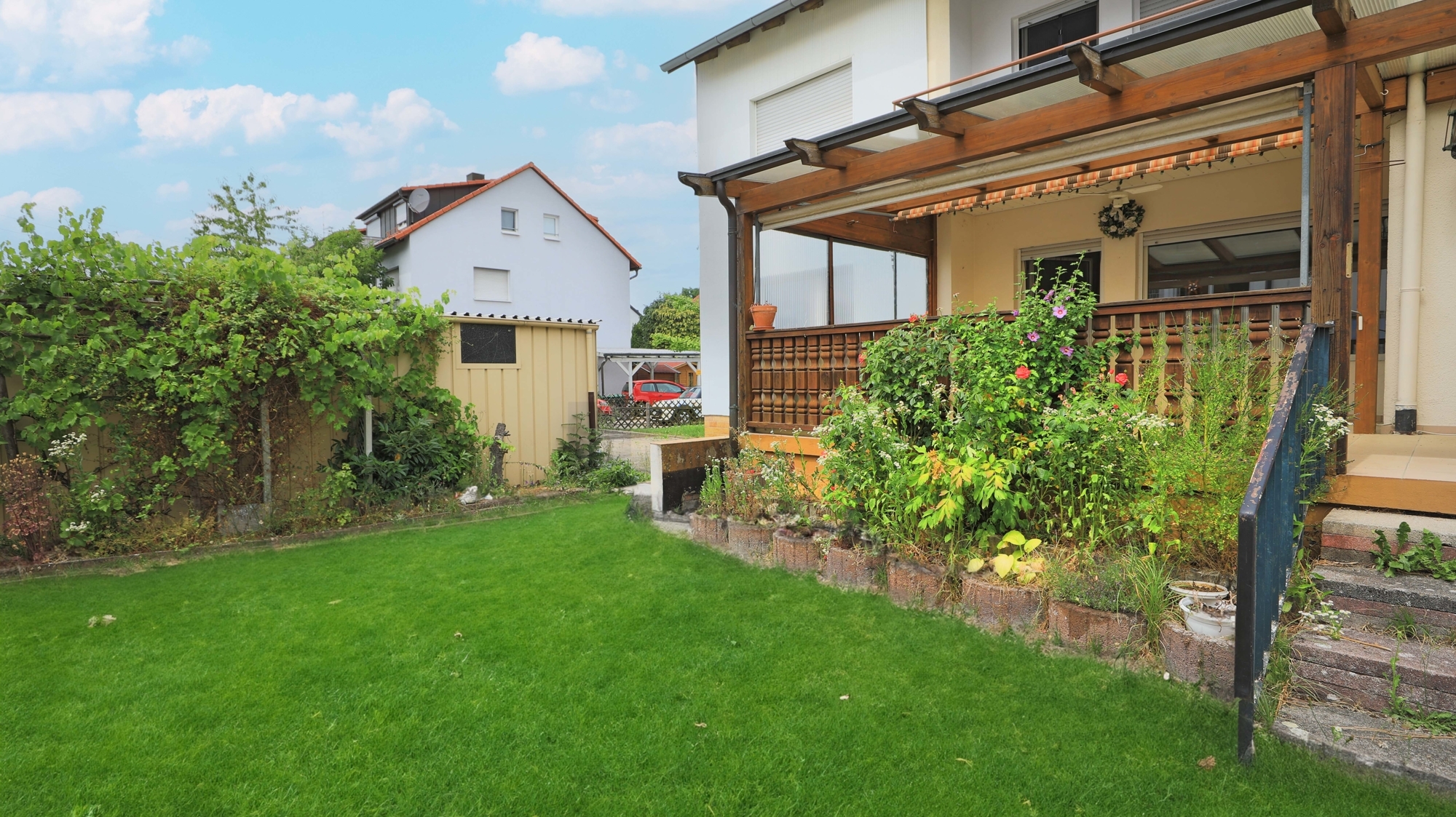 Hausansicht Garten